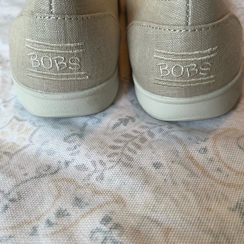 BOBS from Skechers, ‎ Beige Flats casual comfort, NWOT